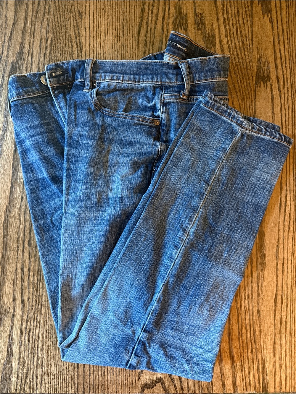 Lucky Brand Mens Jeans in Medium Blue Wash